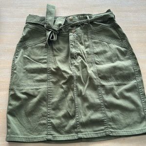 Knox rose army green above knee skirt M
